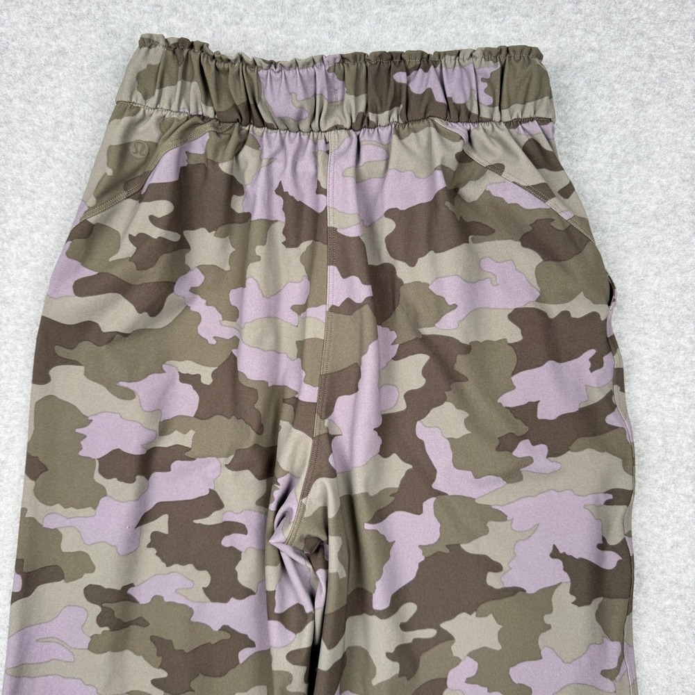 Lululemon On the Fly Pant Heritage 365 Camo Green Twill Multi Size 4 Jogger - Picture 11 of 11